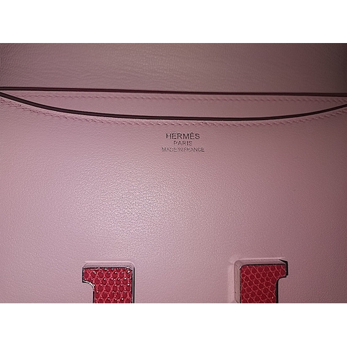 577a - Boxed Pink leather Ladies Handbag marked HERMES Paris in excellent condition with dust bag , shop ba... 