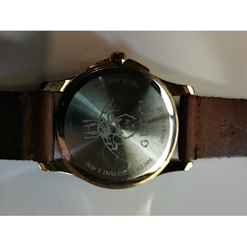 702b - Mans Gucci watch 126.4 water resistant on brown leather strap working order good condition original ... 