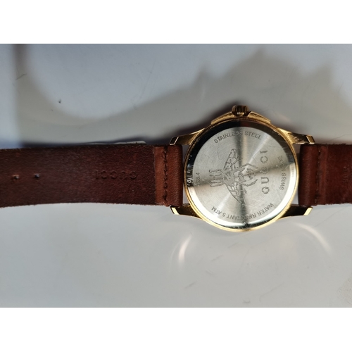 702b - Mans Gucci watch 126.4 water resistant on brown leather strap working order good condition original ... 