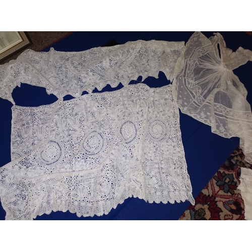 760H - Coll of Old Lace