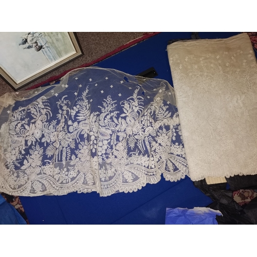 760H - Coll of Old Lace