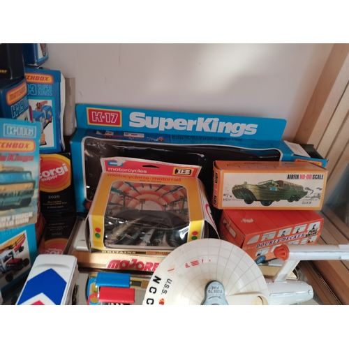 541 - Collection of Dinky and Matchbox vehicles etc