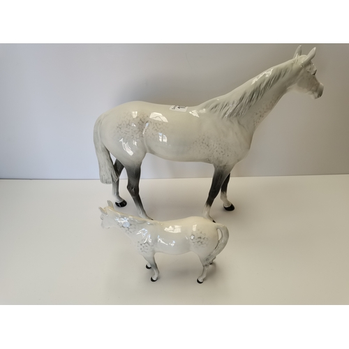 102 - Beswick Large racehorse in grey and small Thoroughbred in grey