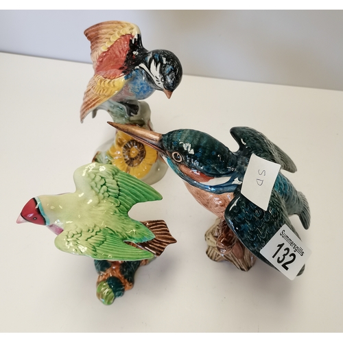 132 - Beswick figures - Large Kingfisher, Chickadee and Golden finch