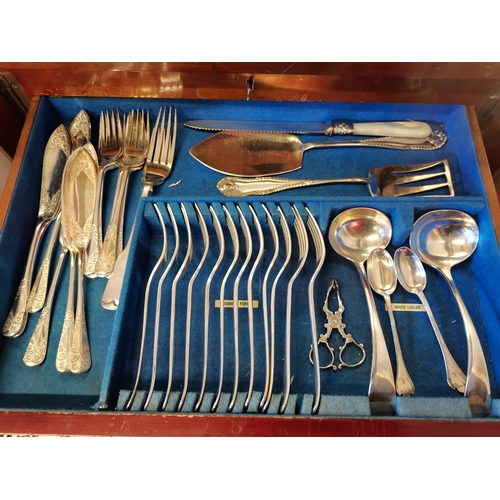 443 - Canteen of cutlery in Mahogany case