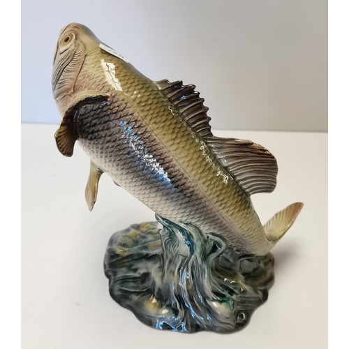 125 - Beswick Leaping black bass (rare)