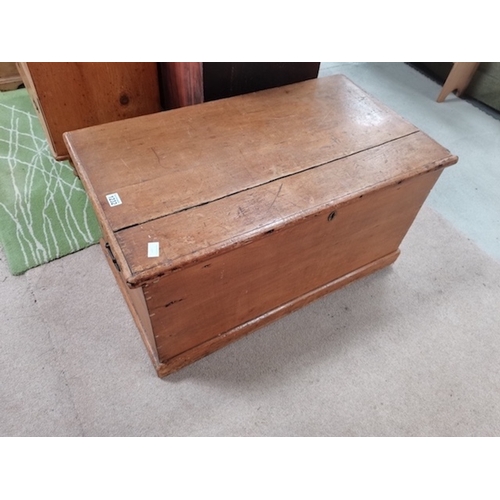 1232 - Pine blanket box