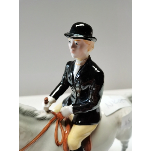 15a - Beswick Huntswoman on horse