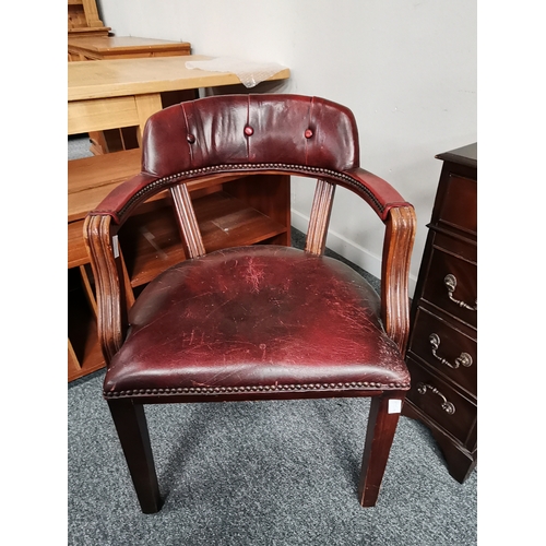 975a - Red leather desk chair