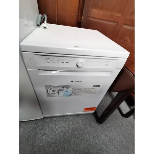 995 - Hotpoint Dishwasher (nearly new)