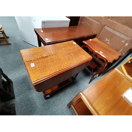 997 - Oak tea trolley and Mahogany side table