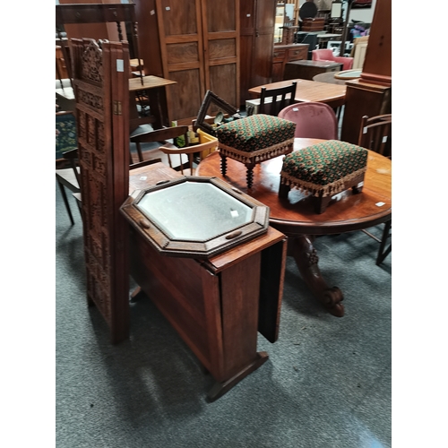 1008 - Victorian loo table, screen stools etc