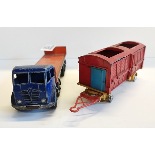 12 - Chipperfields Animal Cage by Corgi & Foden Truck  by Dinky