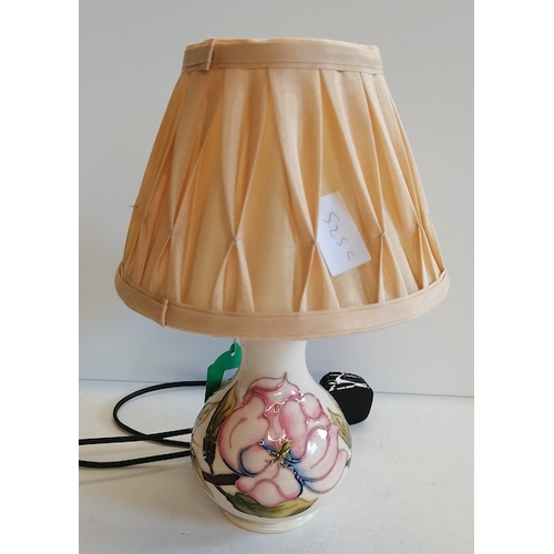 525h - Moorcroft cream Anenome lamp ex. Con