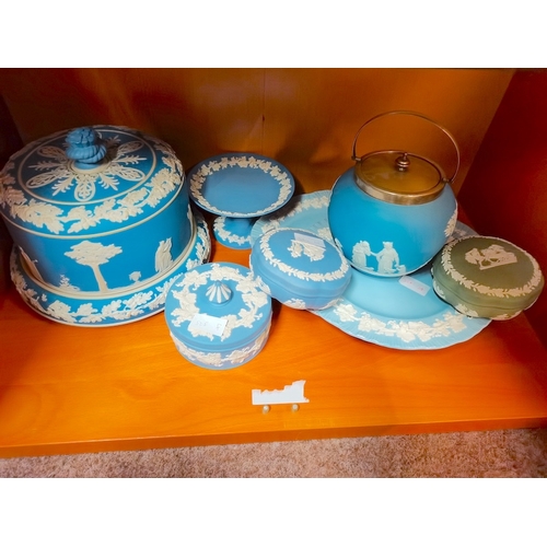 525c - Collection of Wedgewood Jasperware