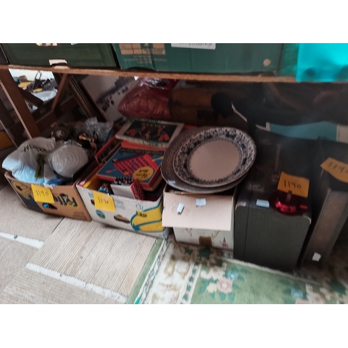 1190 - Old games, clock, sewing machine etc.