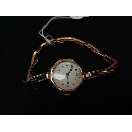 446d - Ladies gold watch