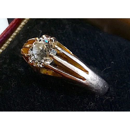 356 - 18 ct Gold diamond Ring 5g