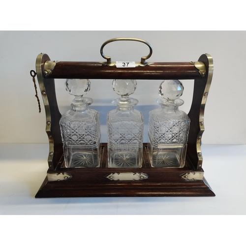 37 - 3 Decanter set Tantalus