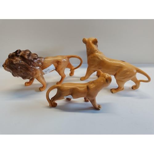 103 - X3 Beswick lion family x1 lion, x1 lioness, x1 cub