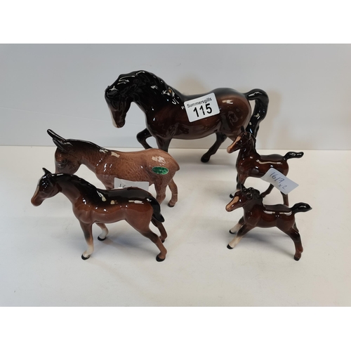 115 - x4 Beswick bay horses a d x1 Beswick donkey with broken tail