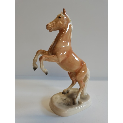 123 - Palomino Beswick Horse Rearing