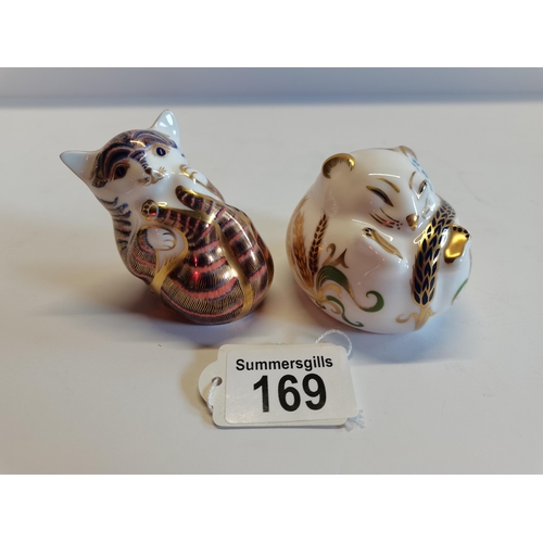 169 - Crown Derby cat and mouse with gold stoppers