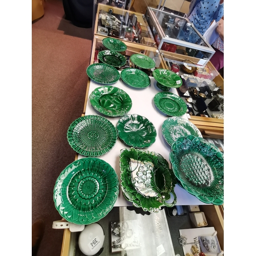 286 - Wedgwood Green Majolica plates