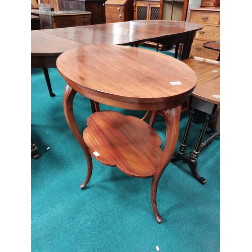 1009 - Oval occasional table 81cm