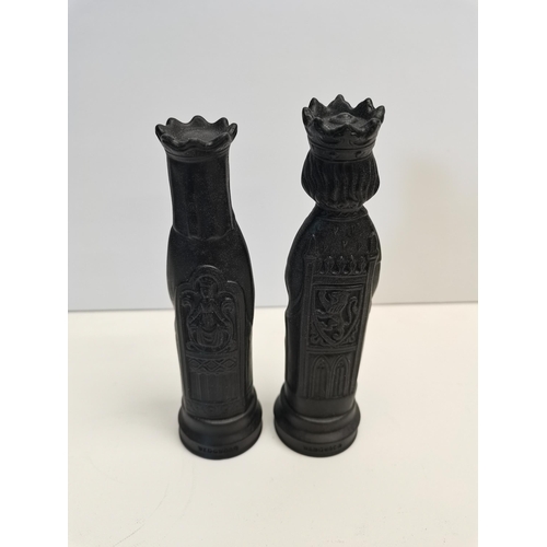 33 - Wedgewood items including KING AND QUEEN black basalt chessmen modelled by Arnold Machin RA