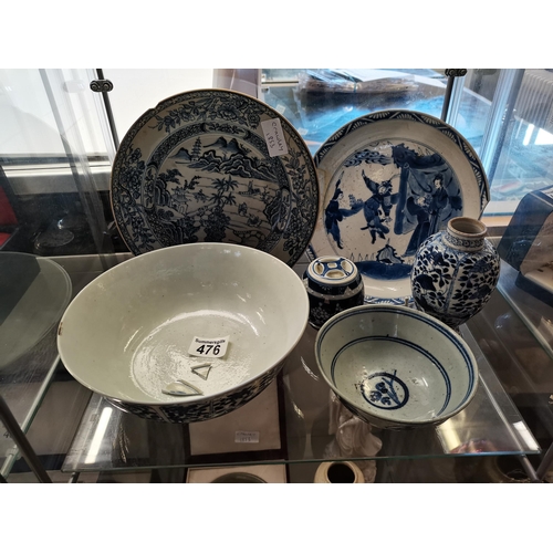 476 - A blue and white jarlet Kangxi  d/d plus 5 x other early Chinese blue and white items with character... 