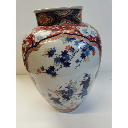 666a - An impressive Chinese 40cm decorative vase with floral and figurine decoration ex condition