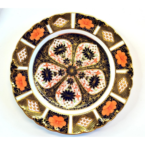 40 - X6 Royal Crown derby small dinner plates - D24cm R No 710699. All good condition no visible signs of... 