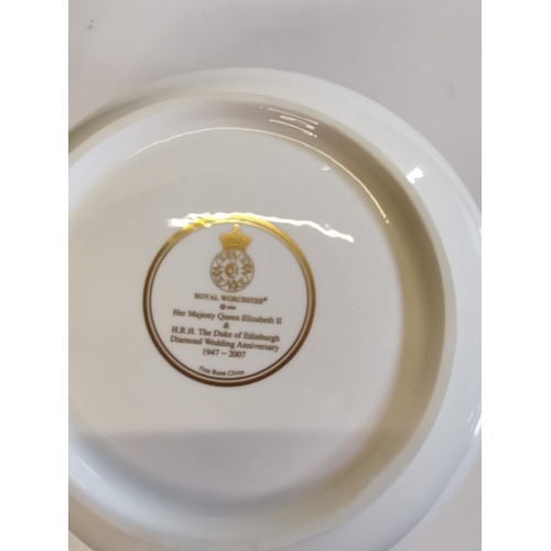 297 - Royal Worcester commemorative bowl QEII Diamond Jubilee 1947 - 2007 - excellent condition in box