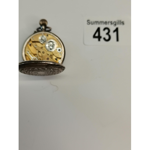 431 - x2 gold lockets, gold brooch and small ladies pocket watch