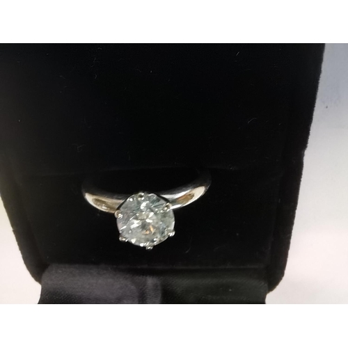 444 - 1.02ct Solitaire diamond ring set in 18ct white gold - with valuation certificate - colour G, clarit... 