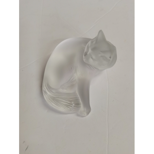 116 - Lalique paperweight of a cat with original box HAPPY CAT ex condition 19cm x 18cm