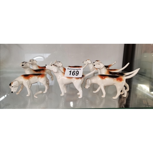 169 - X10 Beswick hunting hounds - A/F some damaged