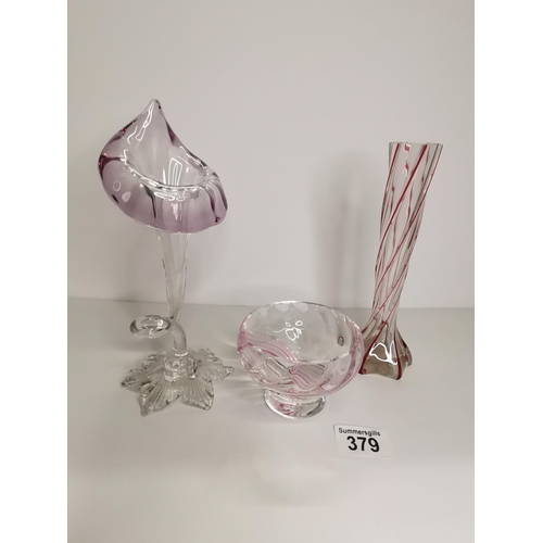 379 - 2 x glass bud vases plus glass dish with pink/red streaks