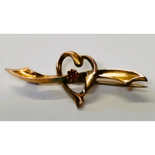 565 - Victorian Ruby and 9ct Gold brooch