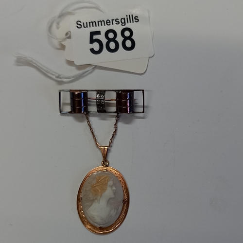 588 - 15 Carat Gold cameo brooch