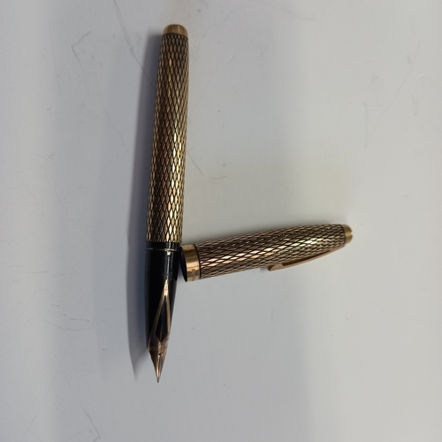 579 - 22ct Gold Case Sheaffer Fountain pen in box GF