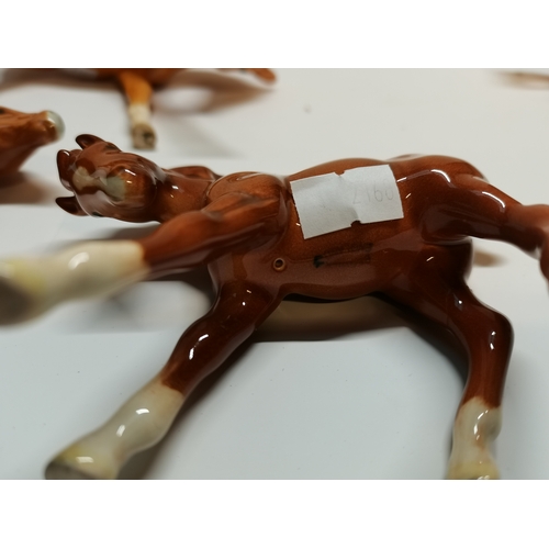 175 - x1 Beswick Palomino Foal plus x2 Beswick Chestnut Foals -  ( 2 horses have broken repaired legs )