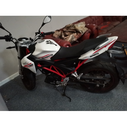 1c - Sinnis RSX125 Motorbike 2k miles 21 plate ex condition hardly used.