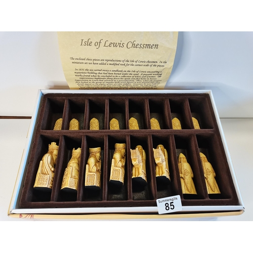 85 - Studio Anne Carlton Chess set - Isle of Lewis