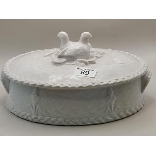 89 - Royal Worcester Gourmet Oven China dish with lid W 29cm