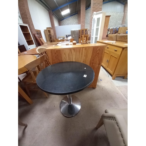 1094 - Marble topped small kitchen table and pine bookcase