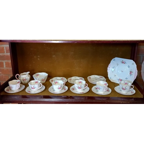 208 - 6 piece Shelley tea set - all exc. condition.  6 x cups, plates and saucers, sugar bowl, milk jug an... 