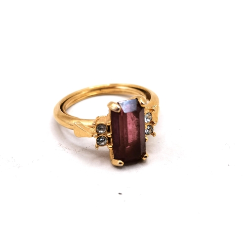 416 - Yellow metal ring with Amethyst stone size O (no hall marks)