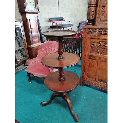 932 - George III Mahogany 3 tier dumb waiter Ht 113cm